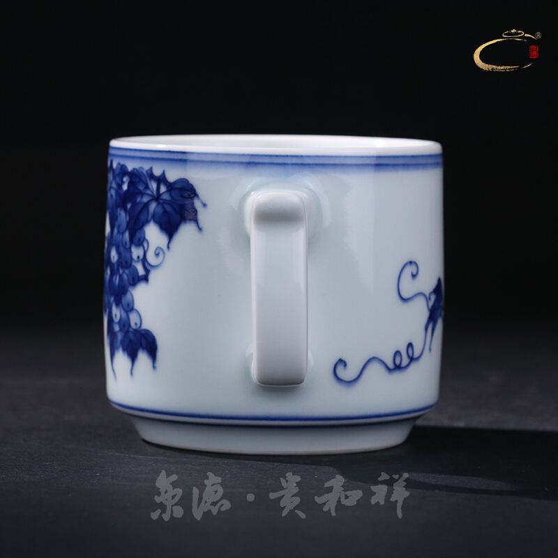 Jingdezhen blue and white grape grain and pure manual detailed personal glass cup masters cup office special glass
