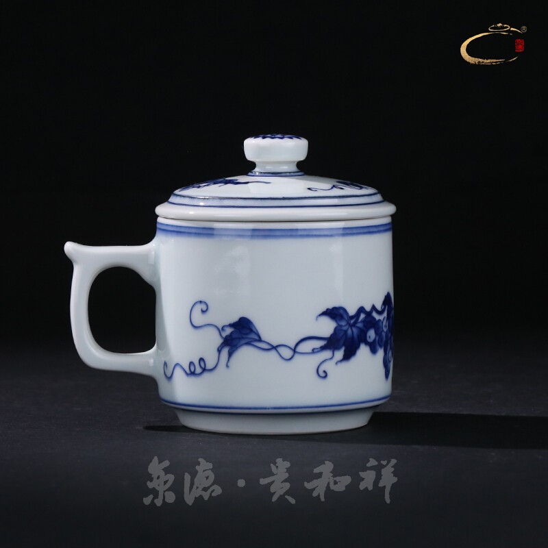 Jingdezhen blue and white grape grain and pure manual detailed personal glass cup masters cup office special glass