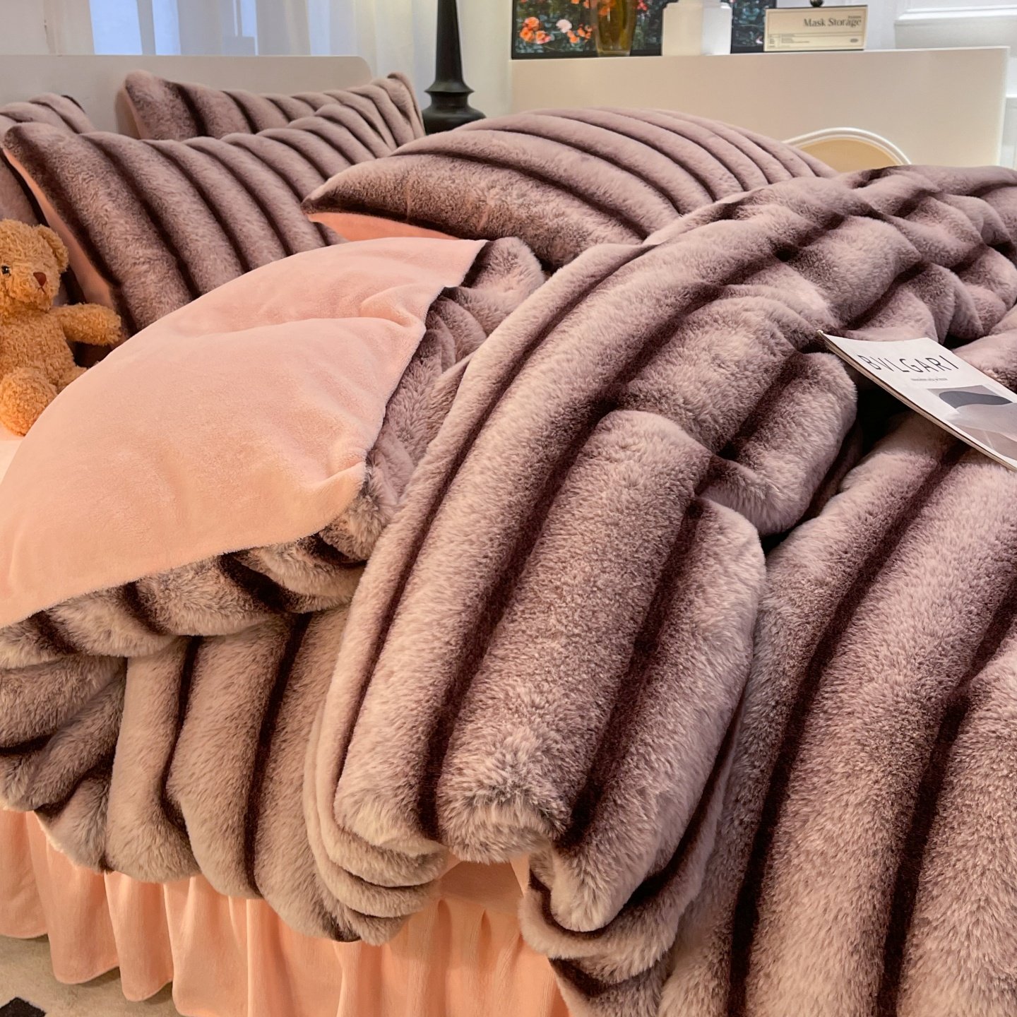 Winter Imitation Rabbit Fur Four-Piece Bedding Set, Thickened Milk Velvet Double-Sided Fleece Duvet Cover, Fitted Sheet, Coral Fleece Bed Sheet Three-Piece Set