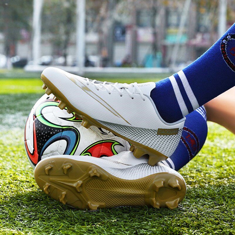 C Romesy football shoes male AG short nail TF crumbling teen pupil anti-slip grass training sneakers 46478