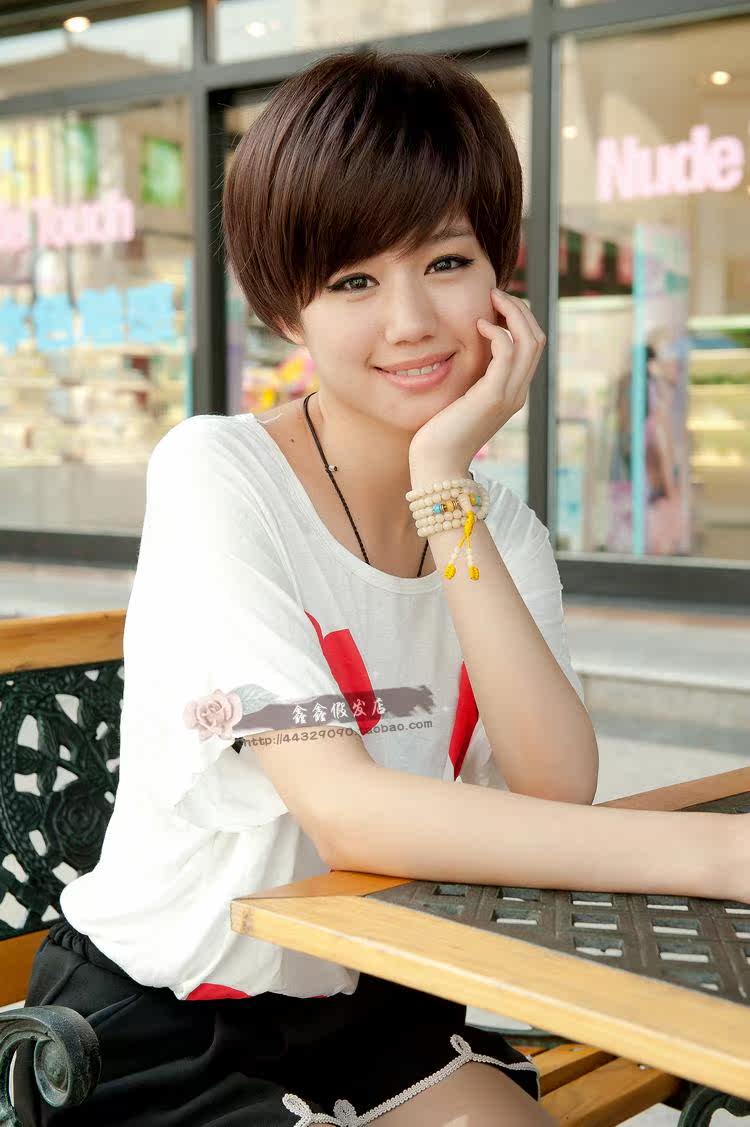 Perruque cheveux raides Court - Ref 2612377 Image 8