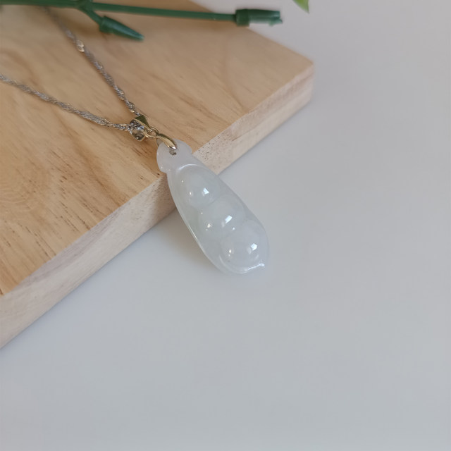 Natural Jadeite Green Bean Jade Pendant Necklace
