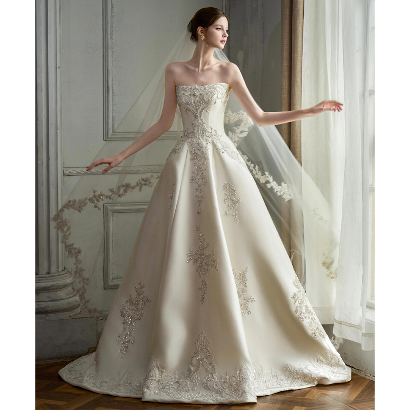 Strapless Satin Wedding Dress 2026 New Style for Petite Brides, French High-End Texture, Simple and Lightweight