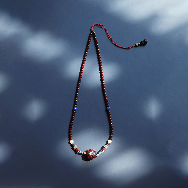 Star Iris Indian Little Leaf Purple Sandalwood Lock Bone Chain Hand Condensed Red Wood Candida Beads Original Buddha Beads Handstring Lady Gift 1014