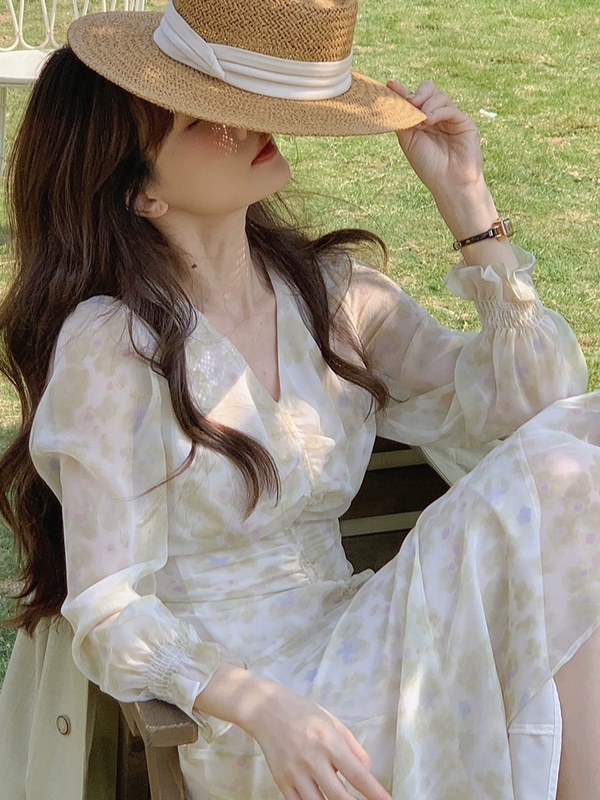 French-Style First Love Orange Dress for Women, Early Autumn Seaside Vacation, Gentle Temperament, Floral Long V-Neck Fishtail Dress French-Style First Love Orange Dress for Women, Early Autumn Seaside Vacation, Gentle Temperament, Floral Long V-Neck Fishtail Dress