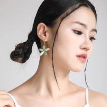 Five-leaf petal earrings 2021 new earrings Womens fashion temperament Mori fresh flowers earrings cold wind earrings stud