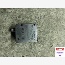 Keyence LR-W500C sensor equipment disassembly and condition as shown in the picture. If you want please inquire privately before bidding.