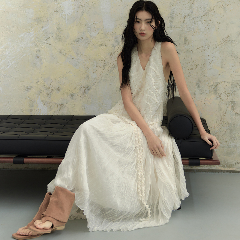 Changguang Yuanzi Original Design Textured Lace Spliced Mesh Pleated Tencel Wool Halter Neck Dress