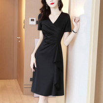 2021 summer new womens dress short sleeve slim high end black skirt temperament Hepburn wind small black dress