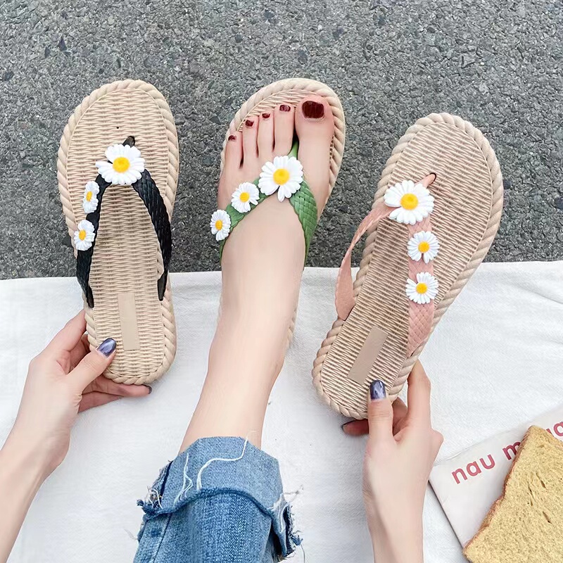 Women's Summer Flip-Flops with Daisy Design, Fashionable, Non-Slip, Suitable for Students, Shopping, Beach, Vacation, and Outdoor Wear