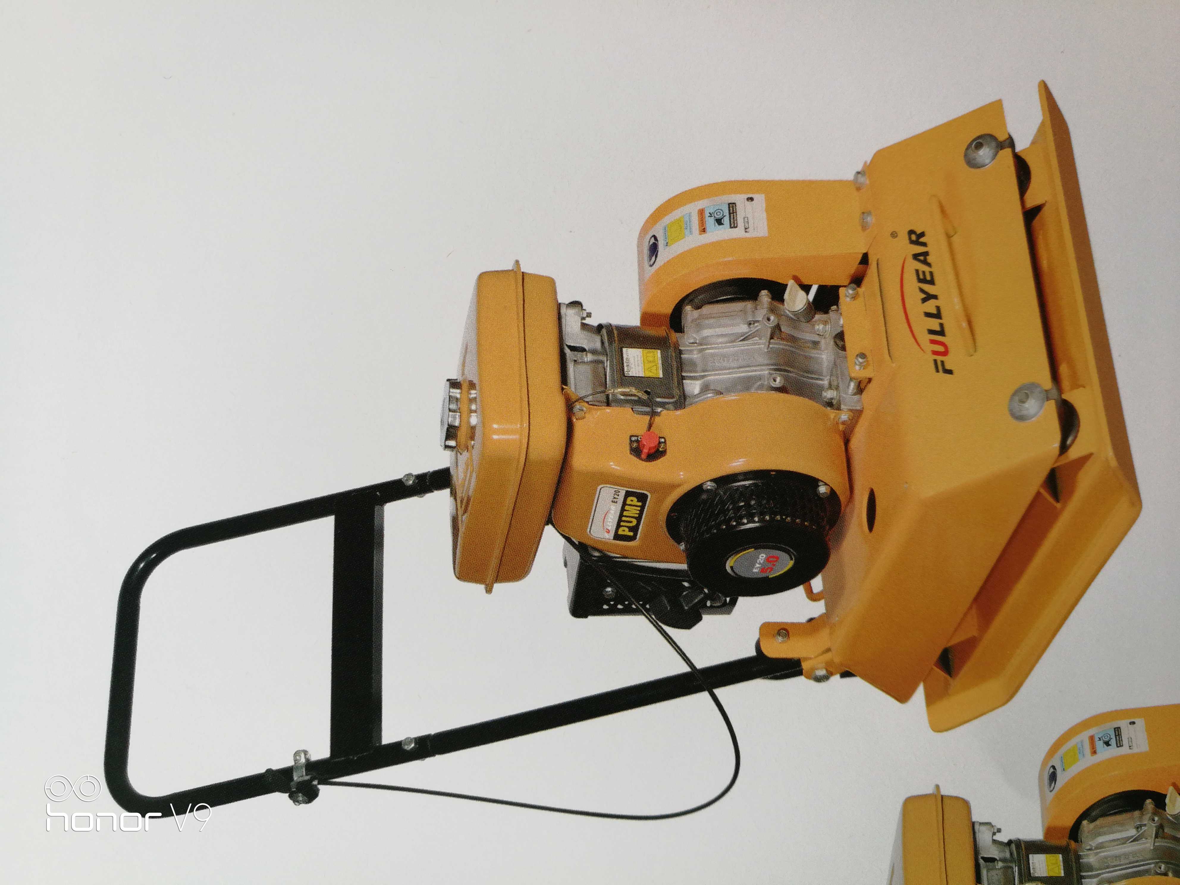 Manufacturer direct selling machinery C90A shaker flat rammed with Robin money Ey20 petrol engine