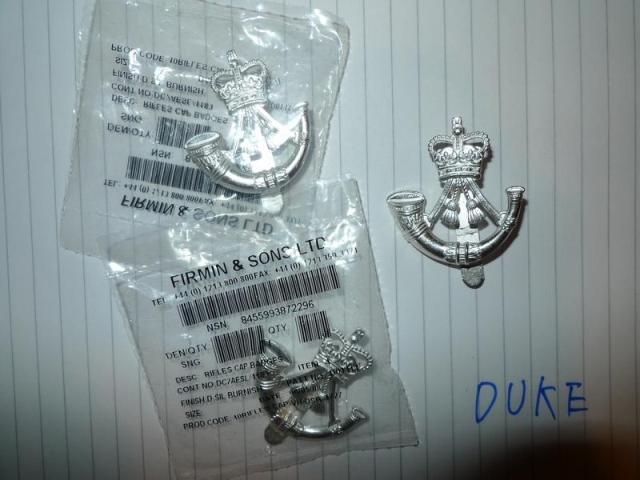 Brand new British Army original Army version Royal to regun group Berehat hat emblem 1 Two optional