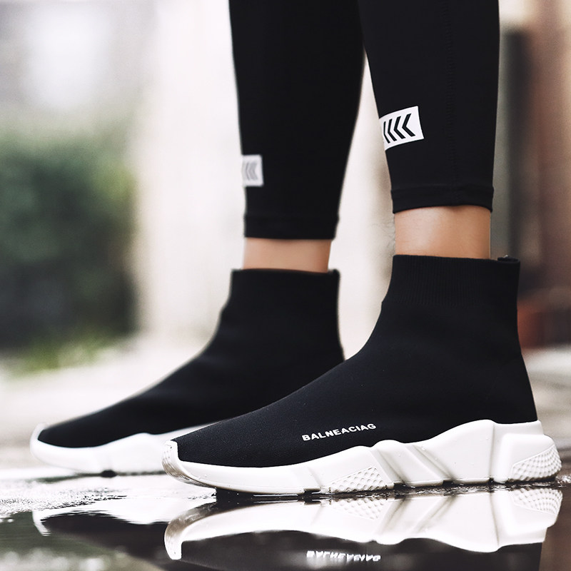 Баленсиага бутс. Баленсиага кроссовки спорт. Кроссовки обтянутые. Кроссовки обтягивающие ногу. Облегающие кроссовки.