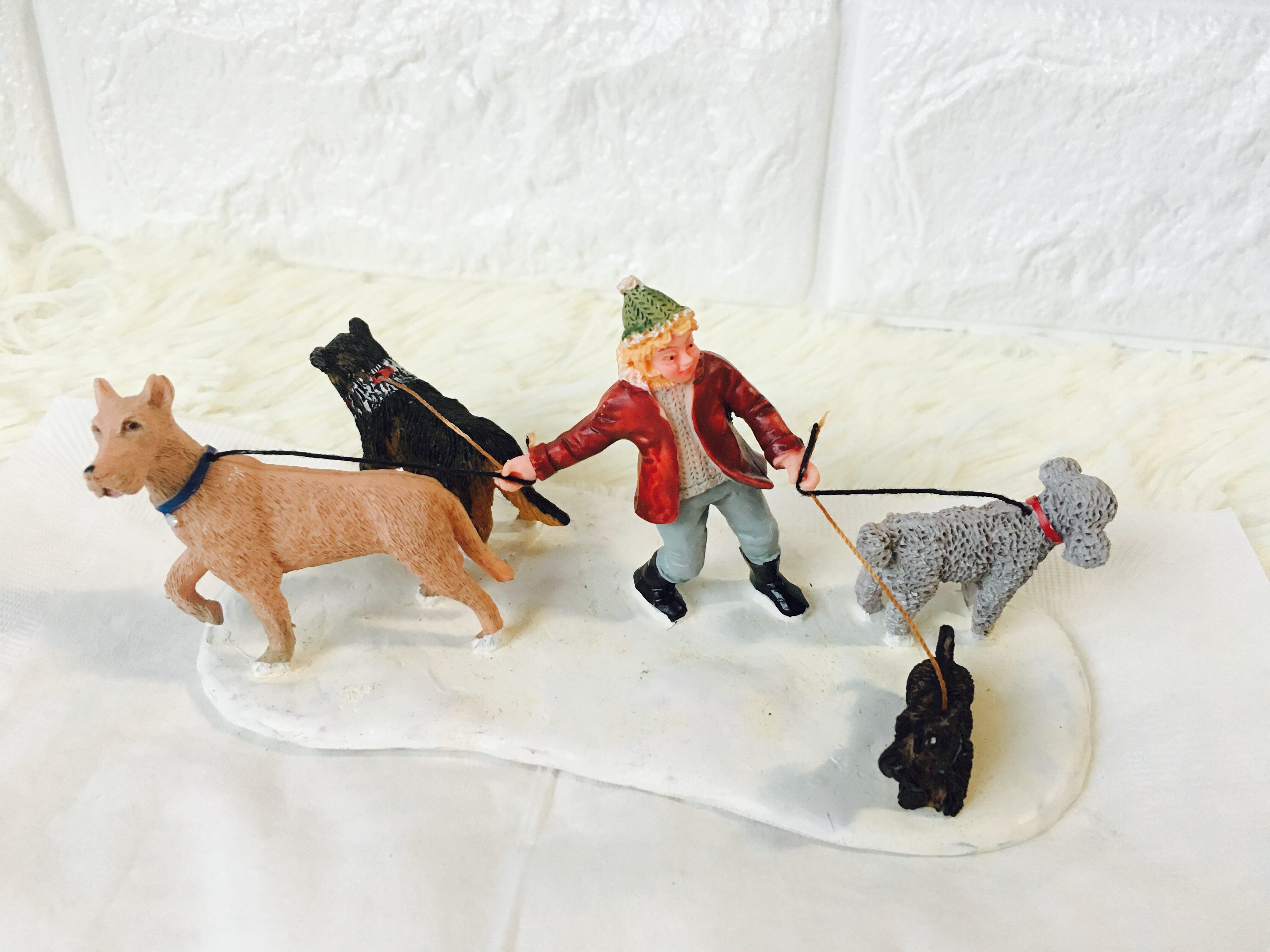 Foreign Trade Outlet European and American Street View Snow Lane Boy Holds Dog Crafts Swing Accessories Fun Scene Home Book House Dress