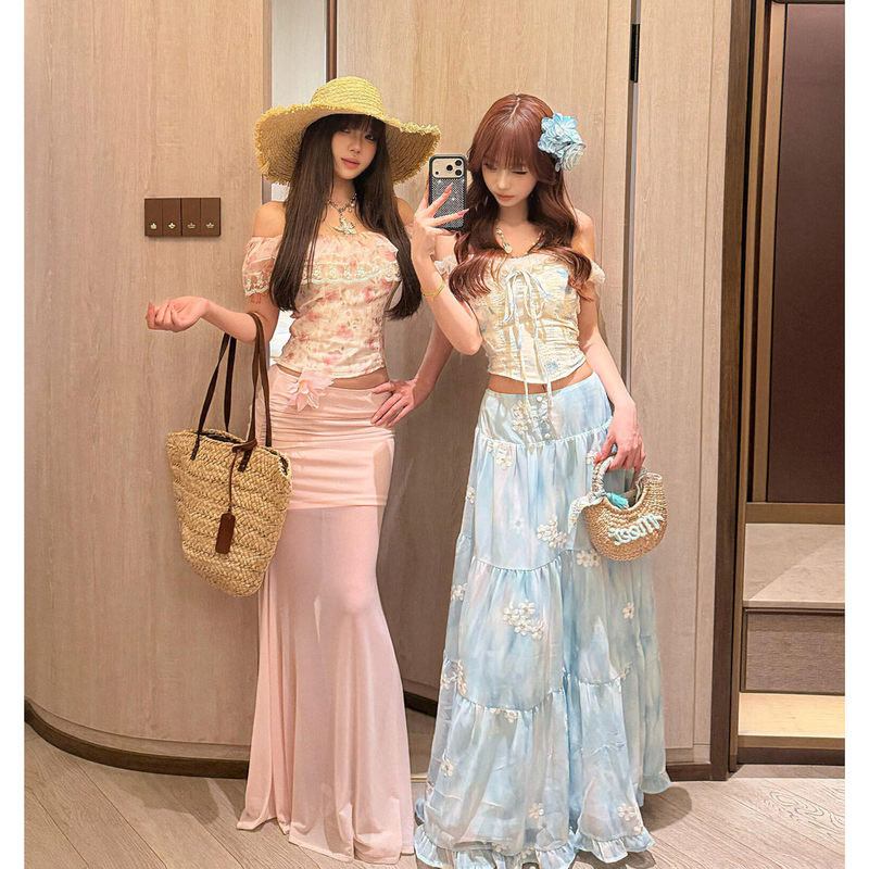 Dopamine Pink Floral Dress, High-End Seaside Vacation Set, Off-Shoulder Top, Half-Length Skirt, Two-Piece Set