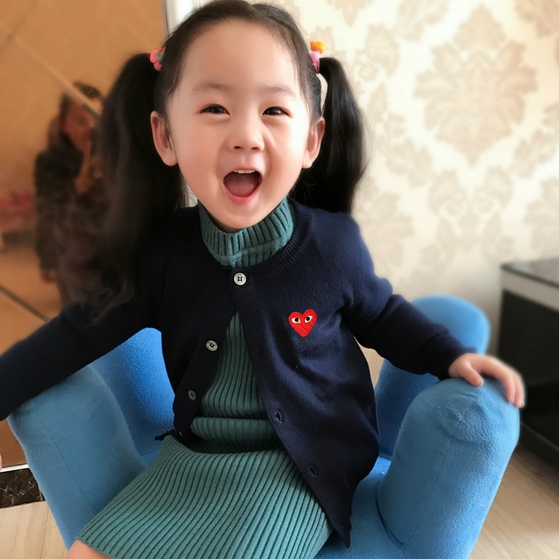 Classic Heart-Shaped Children's Knitted Cardigan for Girls, Round Neck Embroidered Peach Heart Red Sweater, Parent-Child Matching Outfit, Couple's Spring and Autumn Jacket