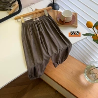 Темно -серой