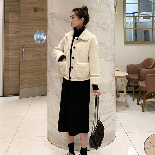 Lamb wool coat women's short plus velvet thickened 2023 autumn and winter new style grain fur one-piece cotton-padded jacket for small people
