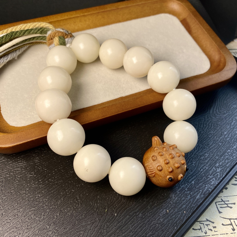 New Original DIY Design Puffy Sandalwood Pufferfish Large Round Beads Bodhi Root 20-Piece Handheld Jewelry Bracelet for Men and Women New Original DIY Design Puffy Sandalwood Pufferfish Large Round Beads Bodhi Root 20-Piece Handheld Jewelry Bracelet for Men and Women