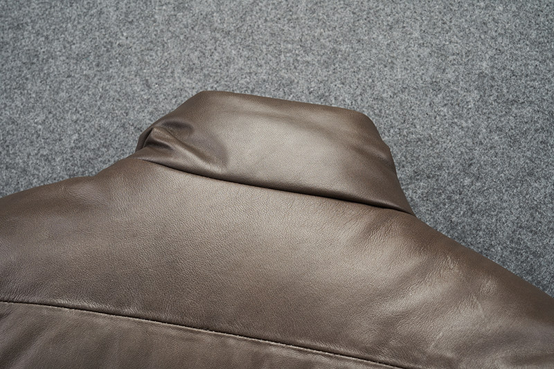 Удерживающая тепло куртка с пухом, Италия, из натуральной кожи, облегающий крой, увеличенная толщина 