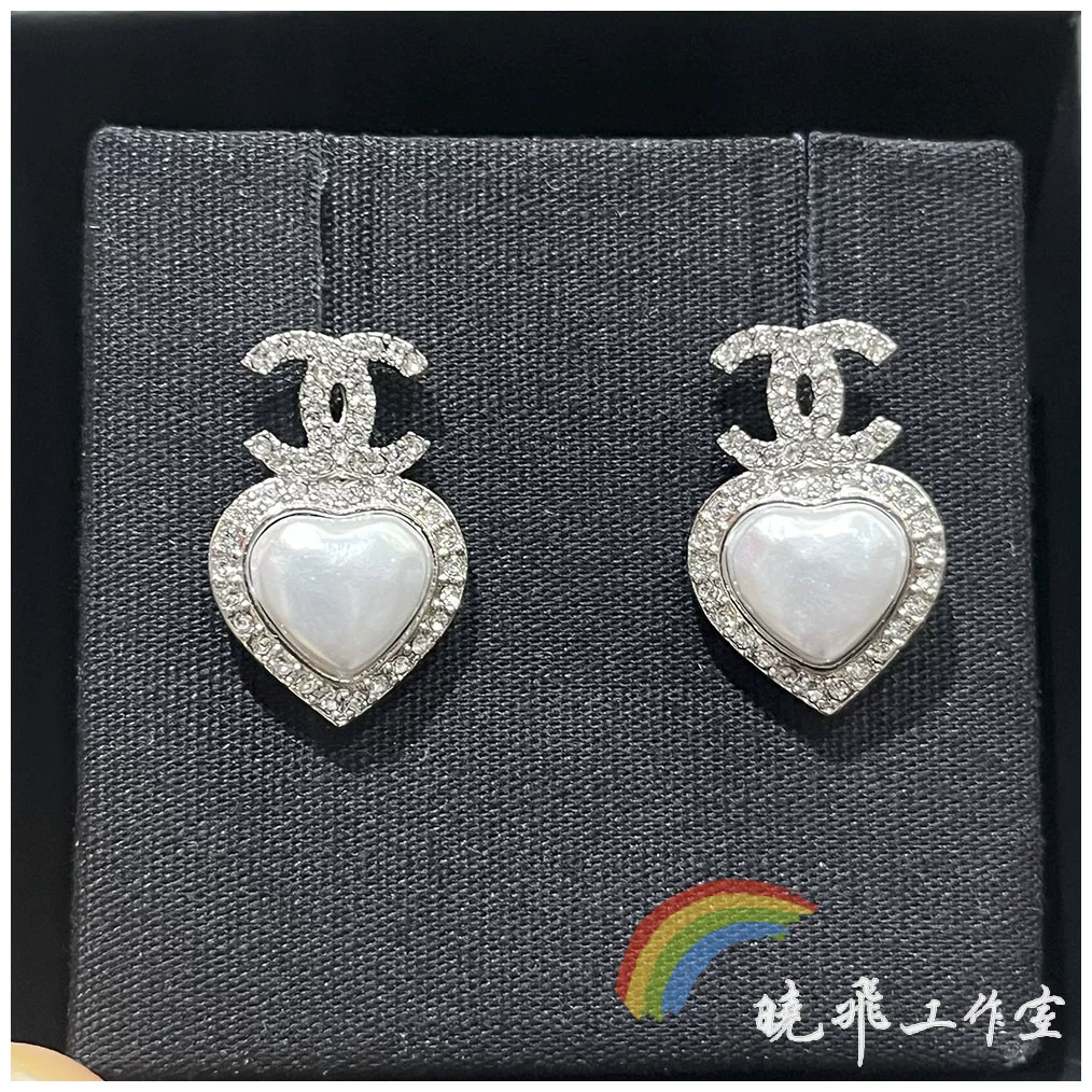 Подлинные серьги Chanel 23b, новые серебряные серьги с любовью жемчужина rhinestone двойная C