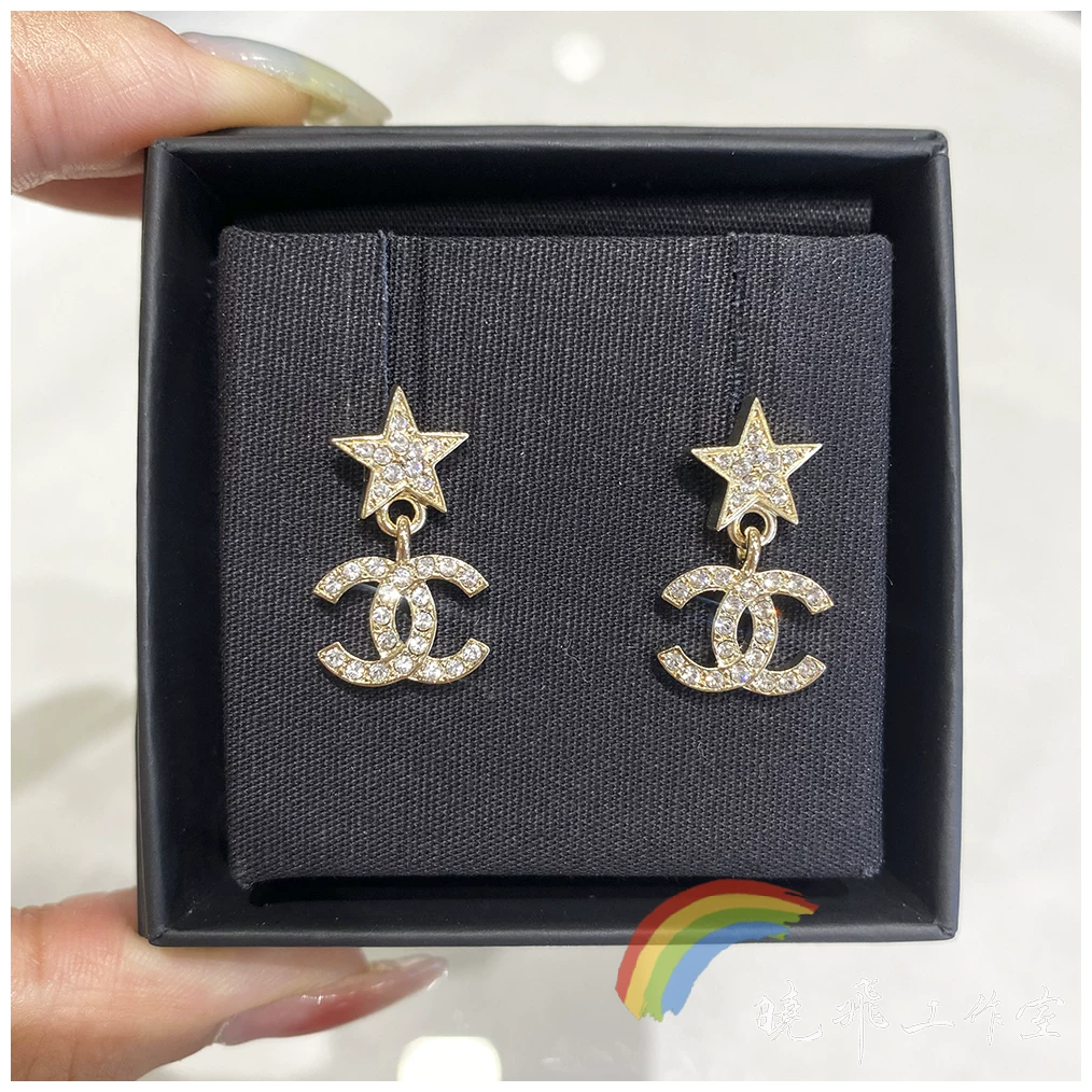 [Spot] Подлинные серьги Chanel 23A новая золотая звезда стразовая подвеска двойная C серьги