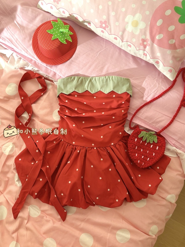 Cute Vintage Red Strawberry Tube Top with Waist Cinching, Summer Floral Slim-Fit Vest, Off-Shoulder Top