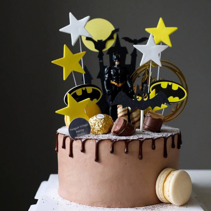 A variety of Batman cake decoration decoration children's birthday party cake decorations baking dress up accessories flags