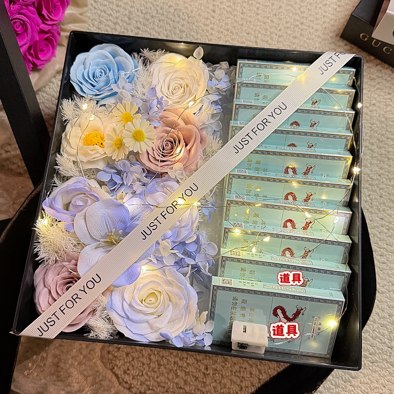 Creative Bouquet Gift Box for Birthday and Valentine's Day Gifts for Boyfriend and Husband, Valentine's Day and Christmas Gift Box, Surprise and Romantic