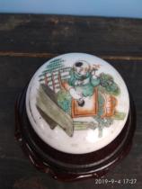 The late Qing Republics Jingdezhen pink hand-painted character Beauty such as the Jade Grease Box