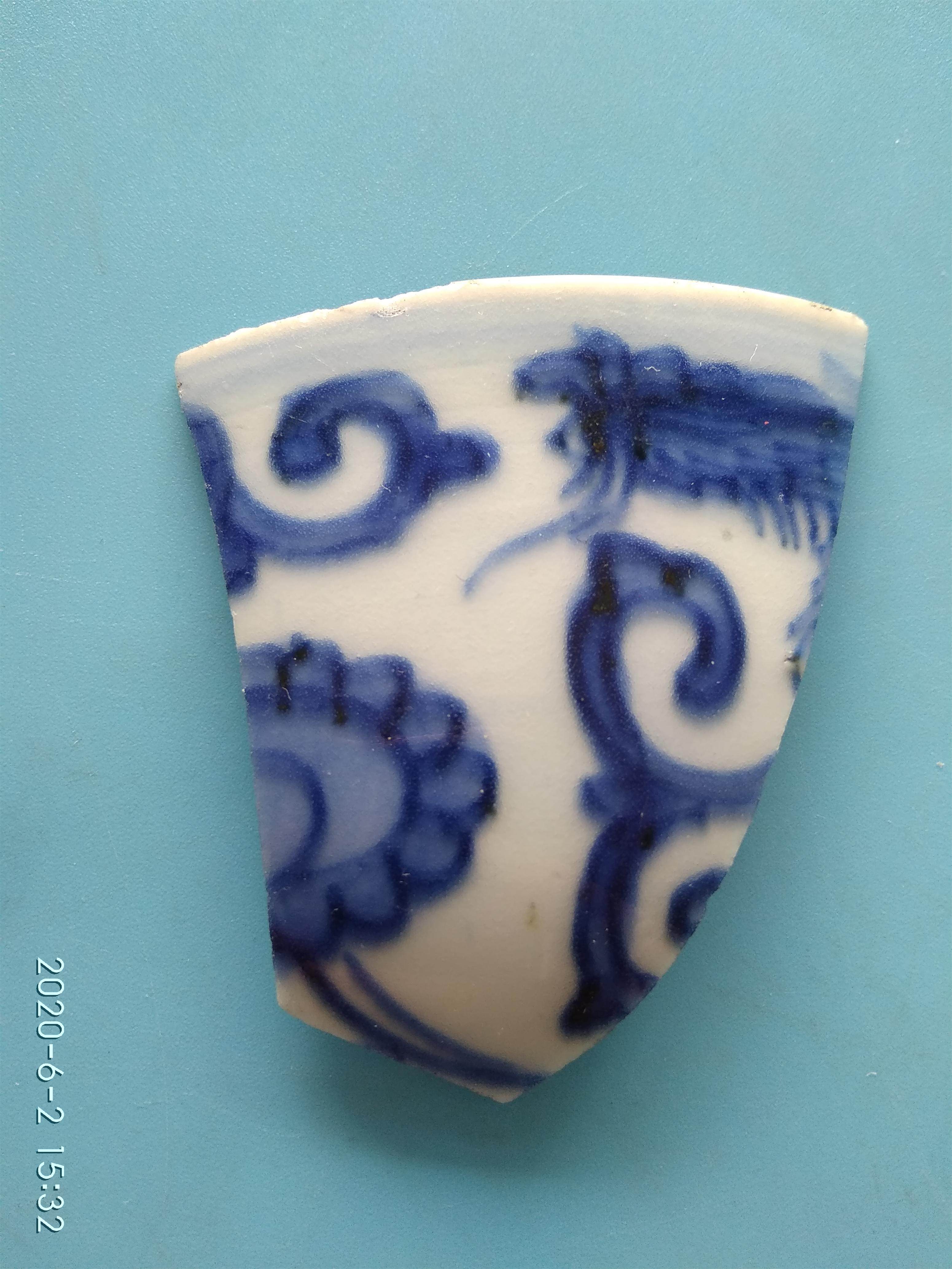 Ancient porcelain sheet of Qinghua Handmade Flower (sunflower) in Qingdai Kangxi Jingdezhen
