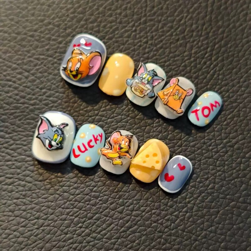 Purely Handmade Cute Cartoon Cat and Mouse Short Round Wearable Nail Patches, Removable for Adults and Children