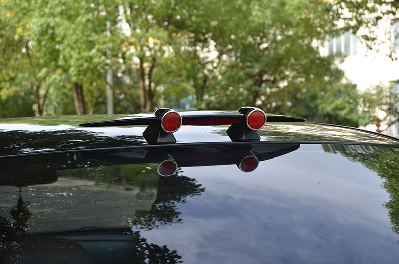 Người bạn dễ dàng dành riêng cho chiếc xe mini đuôi cánh hatchback SUV sửa đổi phổ quát cá tính sơn đuôi máy bay cánh gió xe ô tô