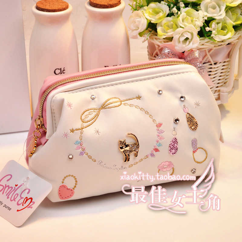 Loss-Making Promotion: Small Portable Korean Simple Cosmetic Bag with Rhinestone Embellishments, Cat Design, Women's Bag, 2020 New Model