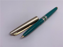 In the 1960s Japan PILOT Baylor Old 14K gold tip pen blue axis F sharp student pen
