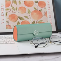 Лошадь зеленая зеркальная ткань