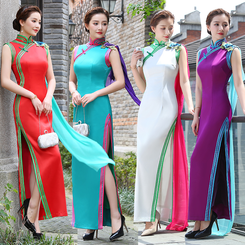 Spring long sexy cheongsam, 2021 collection Spring long sexy cheongsam, 2021 collection