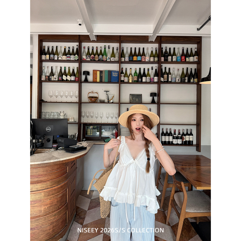 Niseey Sweet Style Lace V-Neck Puff Sleeve T-Shirt for Women, Summer Design with Unique Ruffled Edges Niseey Sweet Style Lace V-Neck Puff Sleeve T-Shirt for Women, Summer Design with Unique Ruffled Edges