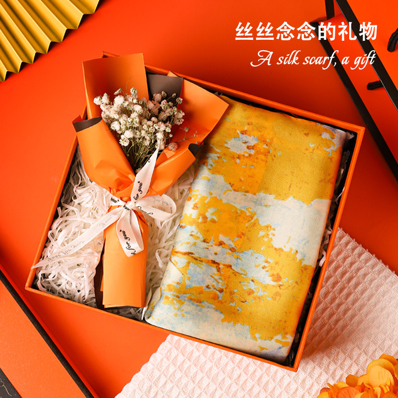 Birthday gifts for mothers, mothers, girlfriends and friends, practical companions, silk scarves, gift boxes for New Year's Day