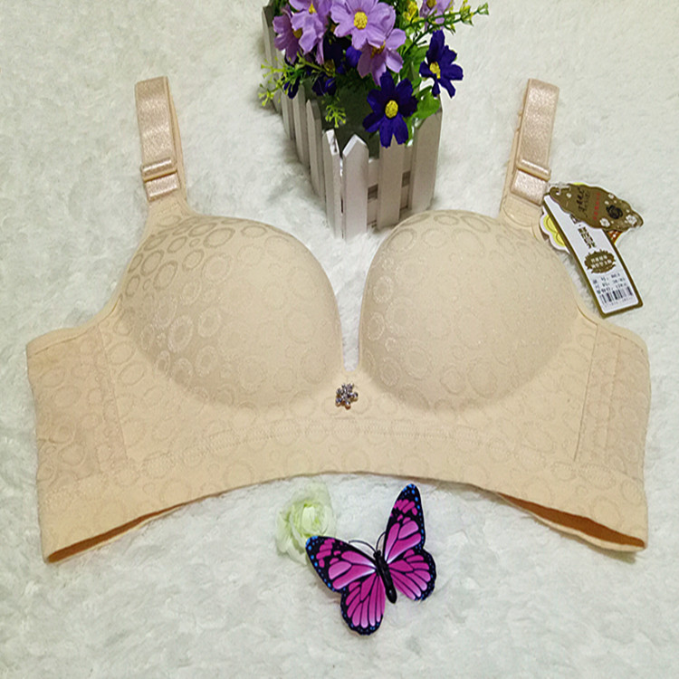 Thời trang mới nữ hoàng jacquard nửa mảnh kích thước lớn đồ lót liền mạch không có vòng thép thoải mái thoáng khí thu thập áo ngực mỏng áo ngực không dây