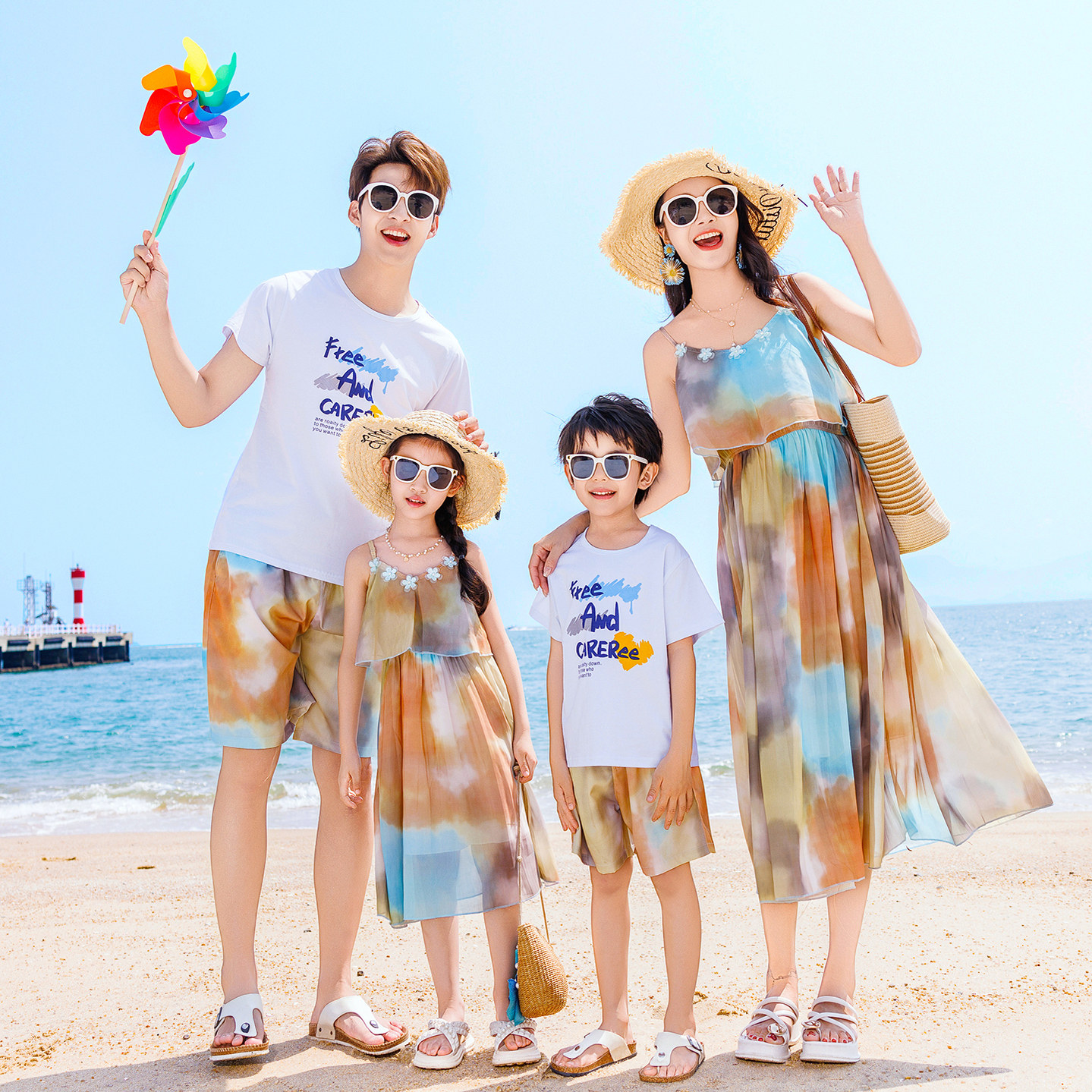 度假海边沙滩拍照，11个姿势，漂亮气质又优雅，甜美迷人又显身材_搜狐网, image size:1439x1439