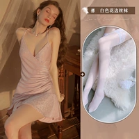 Розовая пижама, белые колготки