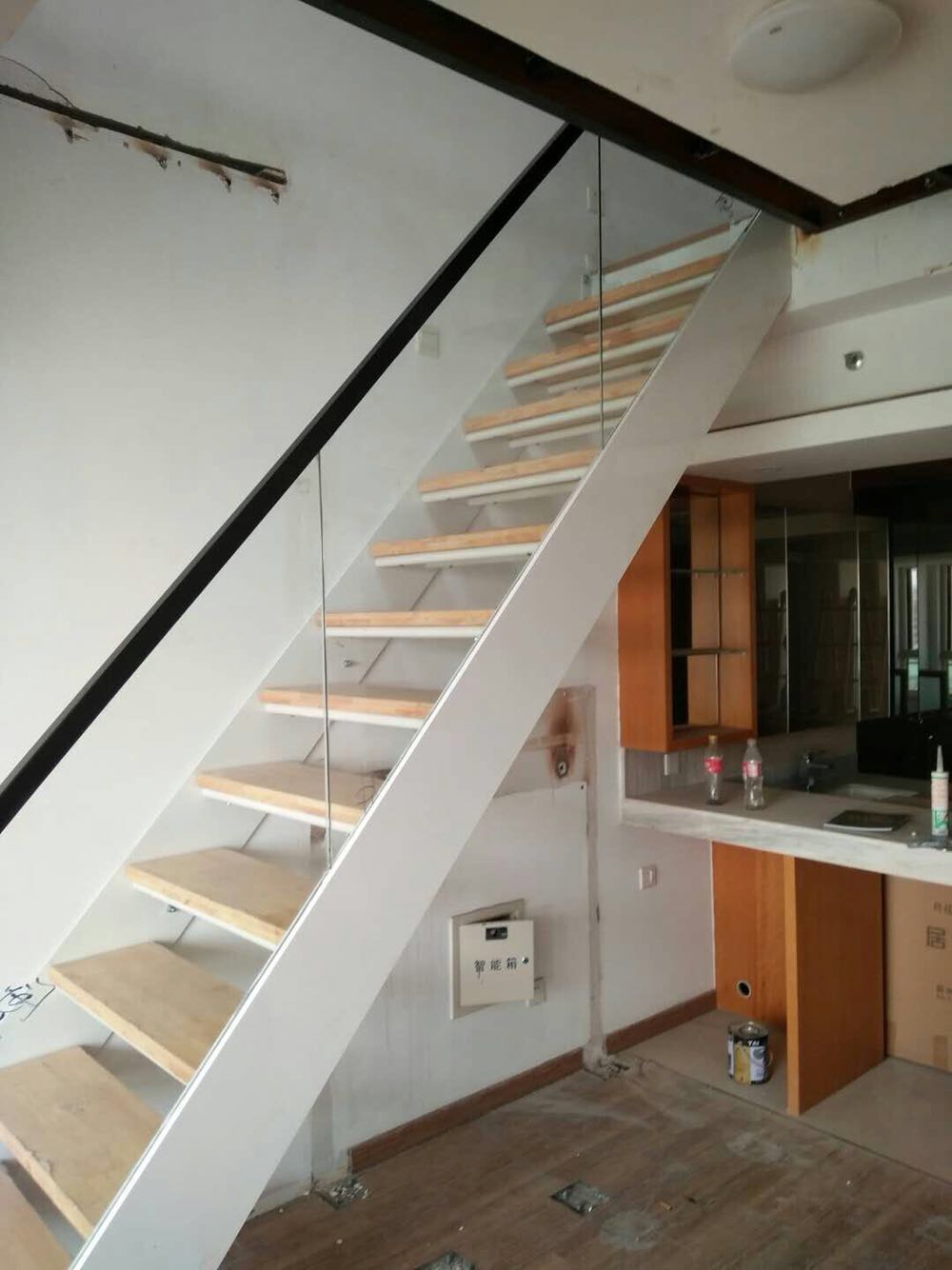 Stairs Indoor double beam household stairs Finished custom villa stairs Glass guardrail simple straight ladder
