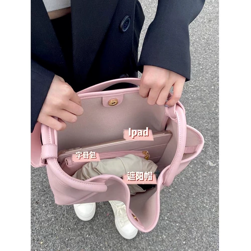 Демисезонная вместительная и большая сумка на одно плечо, подходит для студента