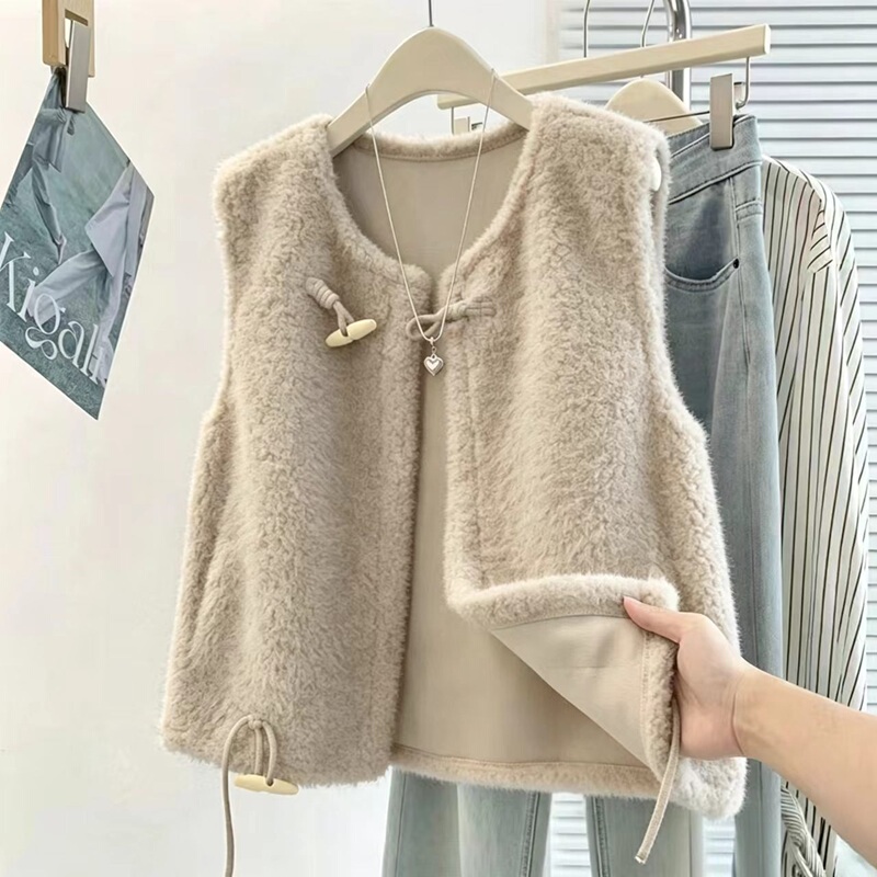 Lamb Wool Vest for Women, Winter Faux Fur Integrated Eco-Friendly Sleeveless Warm Vest Jacket Lamb Wool Vest for Women, Winter Faux Fur Integrated Eco-Friendly Sleeveless Warm Vest Jacket