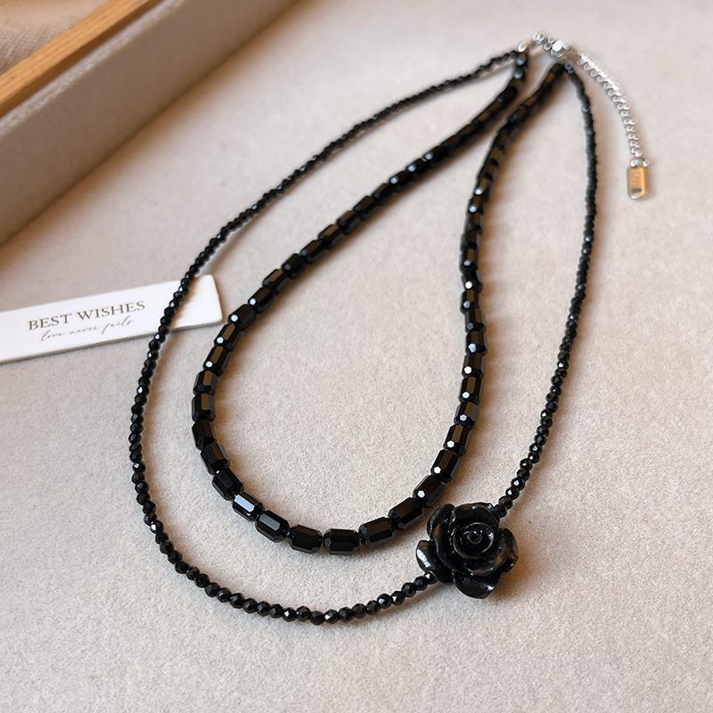 Black Rose Beaded Double-Layer Necklace Clavicle Chain for Women, Niche Design, Fashionable, Retro, Elegant, Unique Fashion Accessory Black Rose Beaded Double-Layer Necklace Clavicle Chain for Women, Niche Design, Fashionable, Retro, Elegant, Unique Fashion Accessory