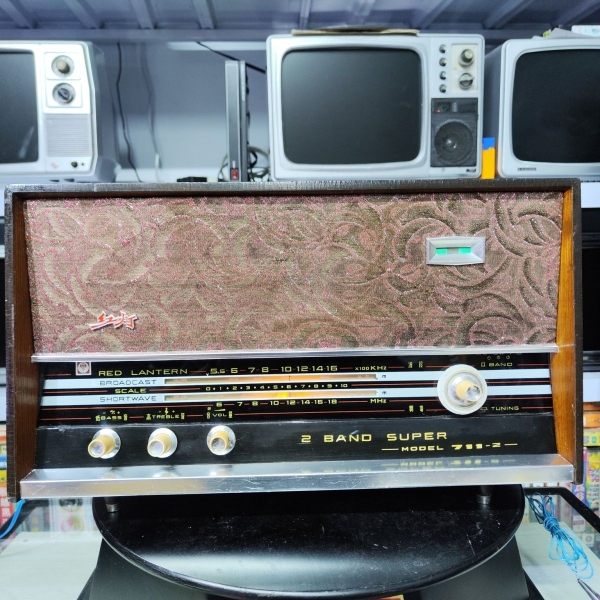 Shanghai Radio 2 factory produces red light 711-2 electronic tube radio normal use of pictures kind-Taobao