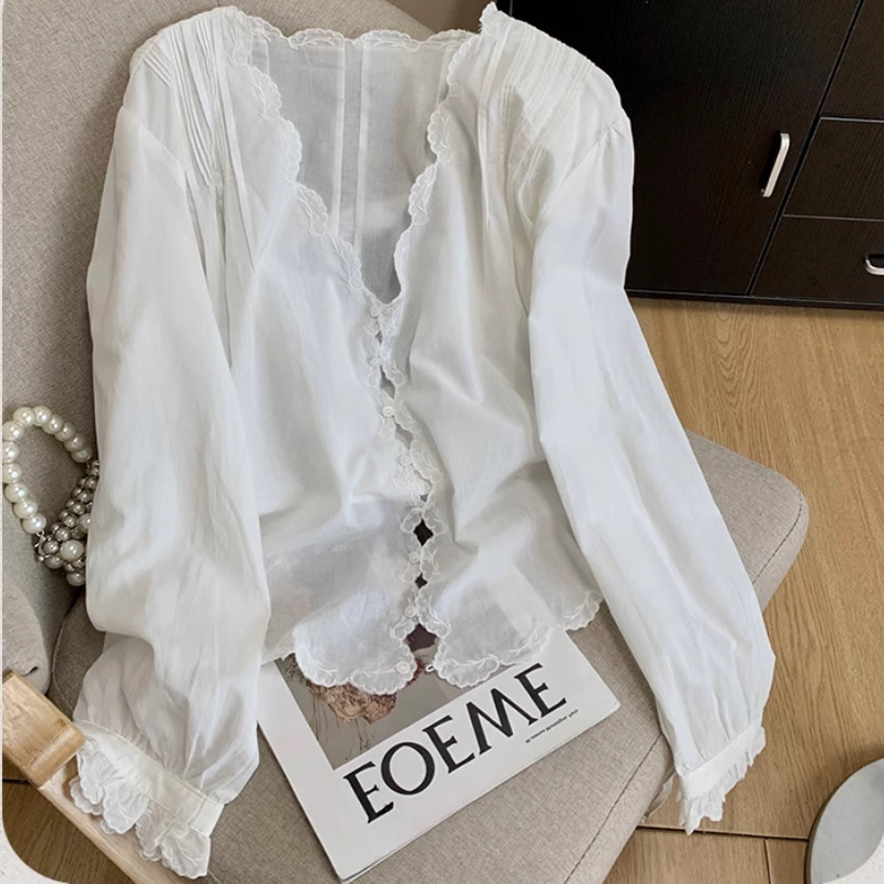 Channel Goods! Highly Recommended by the Shop Owner, Heavy Embroidery, Short in Front and Long in Back, Thin Cotton Lace Petal Edge French Style Shirt for Women Channel Goods! Highly Recommended by the Shop Owner, Heavy Embroidery, Short in Front and Long in Back, Thin Cotton Lace Petal Edge French Style Shirt for Women