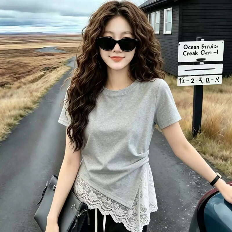 Lace Splicing Design Niche Short-Sleeved T-Shirt for Women in Summer, Slim Fit, Waist-Cinching, Unique, Beautiful and Stunning Top Lace Splicing Design Niche Short-Sleeved T-Shirt for Women in Summer, Slim Fit, Waist-Cinching, Unique, Beautiful and Stunning Top
