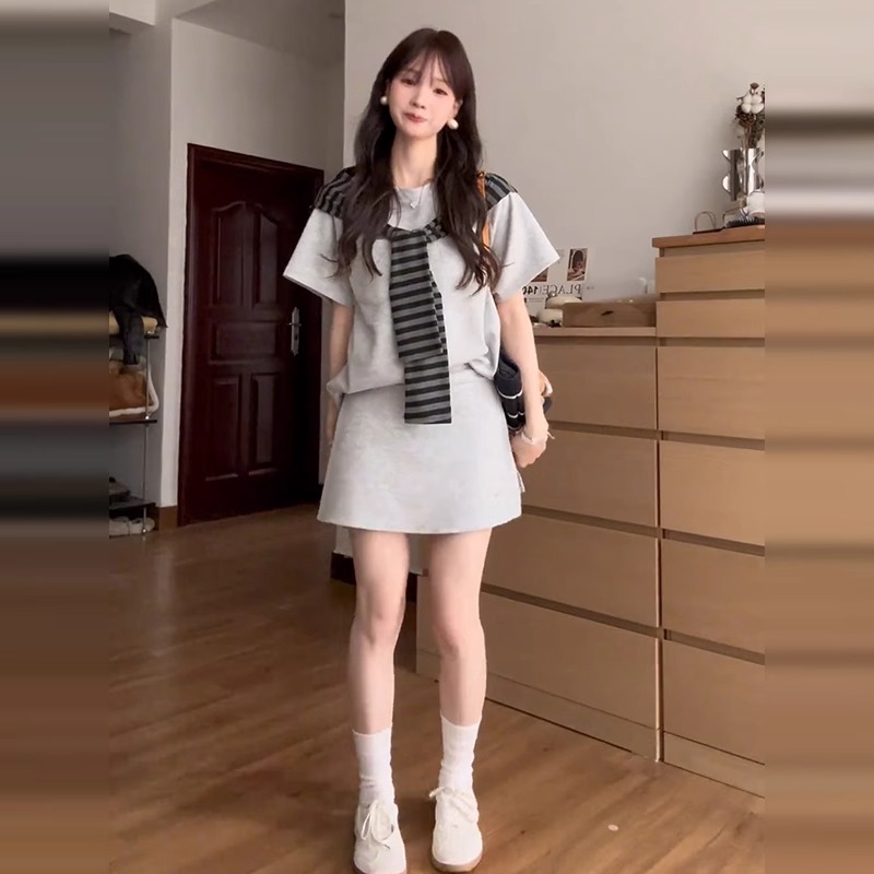 韩国学院风套装：春日里的清新萌系三件套，穿出少女心爆棚的时尚感！